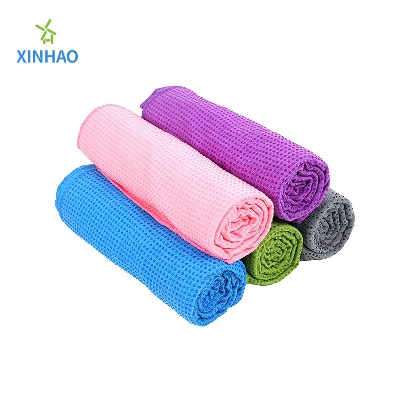 Eine Vielzahl von Farben Mikrofaser-Schweiß-absorbierender Yoga-Handtuch-Großhandel, PVC Silicon Point Anti-Rutsch-Haut-freundlich, geeignet für Fitness, Yoga, Pilates, High-Temperature-Yoga